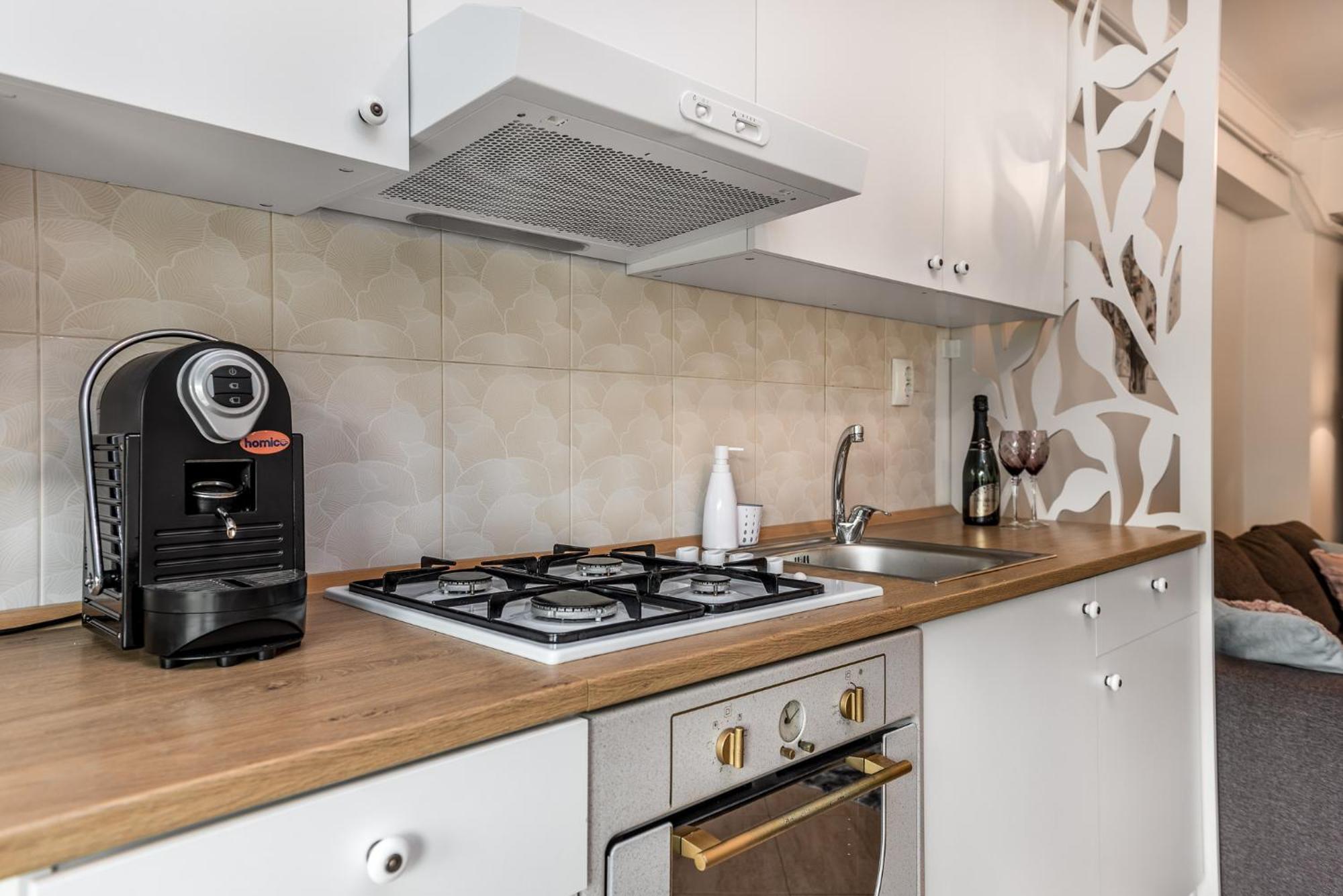 Dreamgarden Airport Apartment & Secure Parking & Airport Shuttle Яссы Экстерьер фото